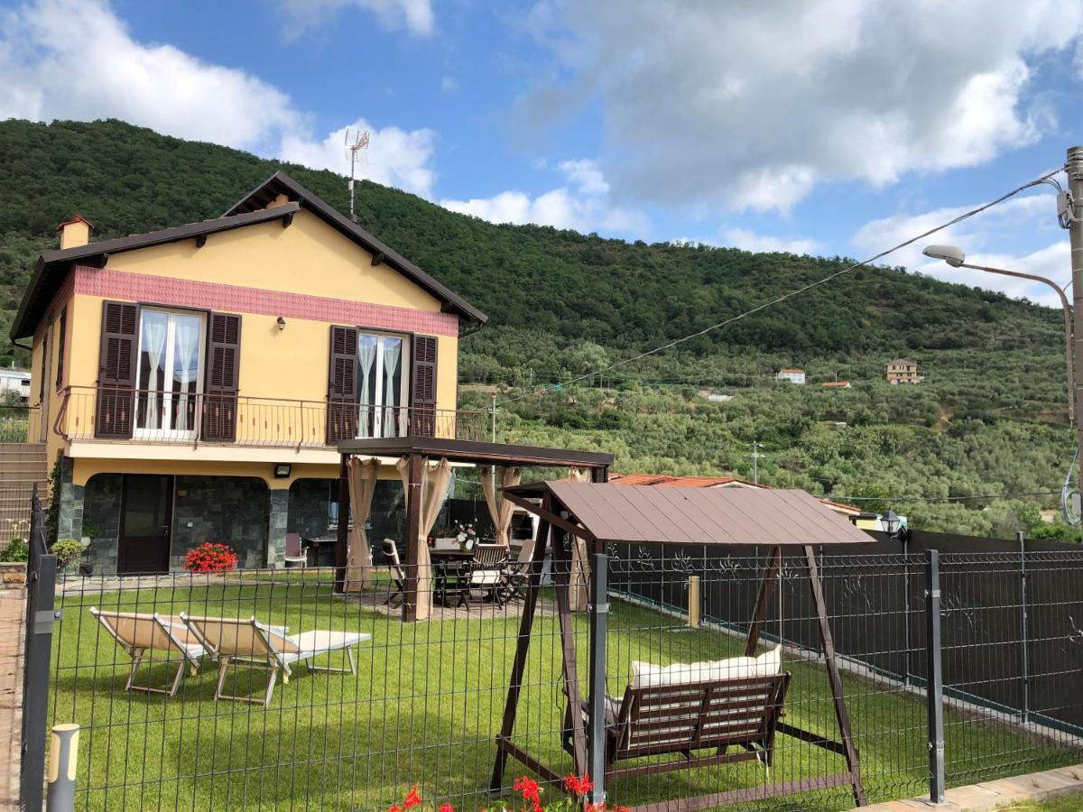 Casa Ginni Con Piscina E Giardino Caravonica Exterior foto