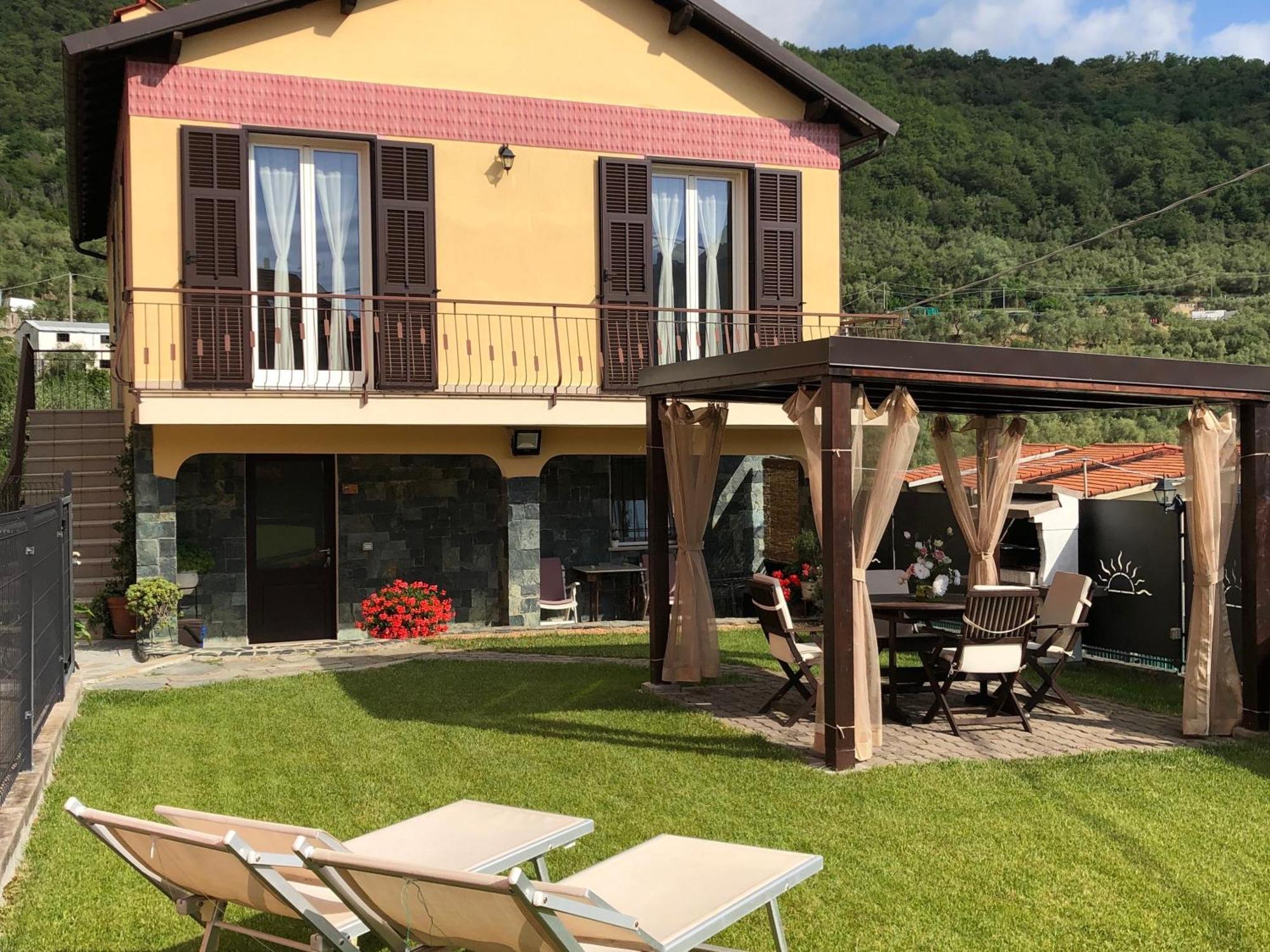 Casa Ginni Con Piscina E Giardino Caravonica Exterior foto