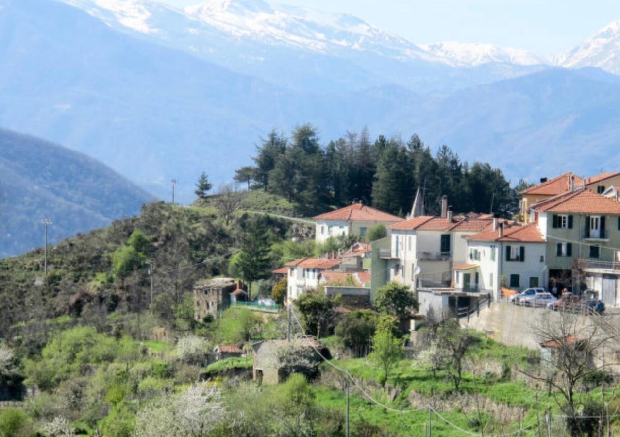 Casa Ginni Con Piscina E Giardino Caravonica Exterior foto